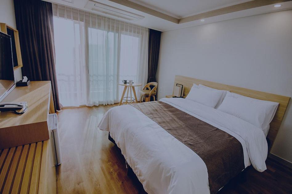 Jeju Lavender Hotel Seogwipo Exterior foto